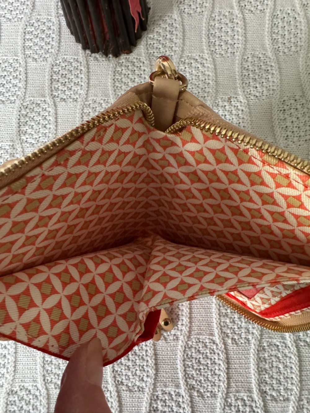 Spartina 449 embossed patent leather yellow wallet - Picture 3 of 4